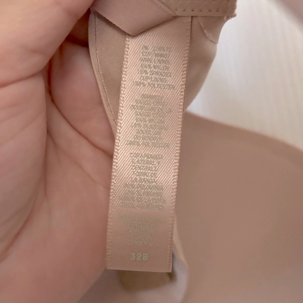 NWT SKIMS Ultimate Push Up Plunge Bra in Mica - Picture 9 of 9